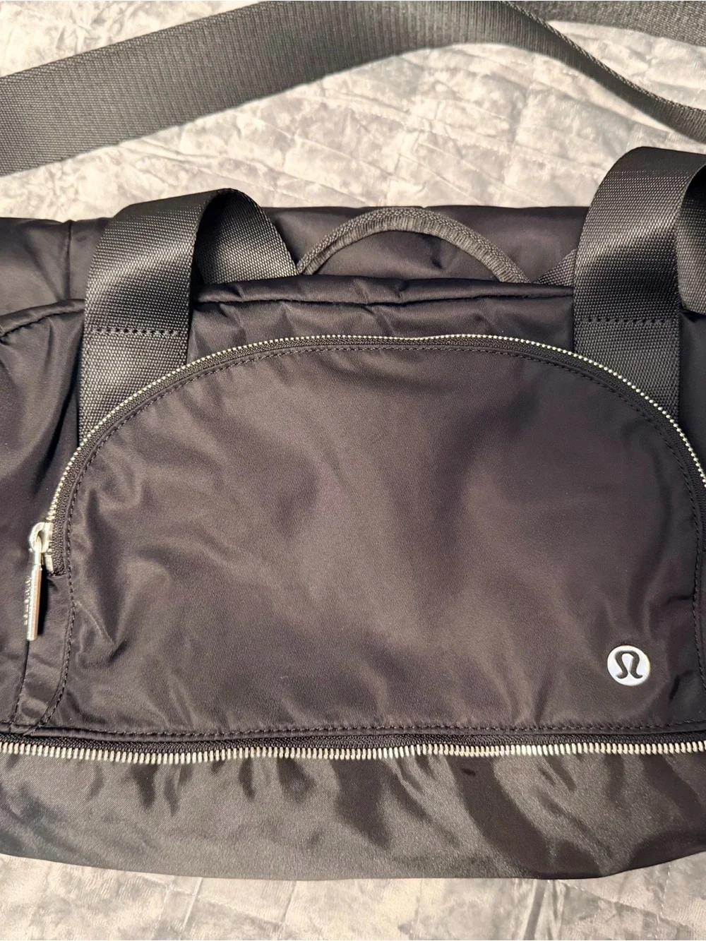 lululemon athletica spacious duffle